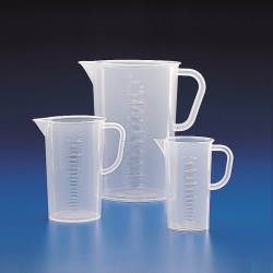 Bécher de laboratoire | Bécher PP gradué bec verseur forme haute de 0,5 à 5L KARTELL Labware | KAR-1086_1