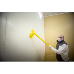 Brosserie passage d'eau | Vikan Balai à passage d'eau angle réglable souple/fleuré 240 mm 5 couleurs 7067 | VIK-70673_1