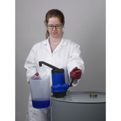 Pompe à Levier Compacte pour Liquides Alcalins et Acides Faibles